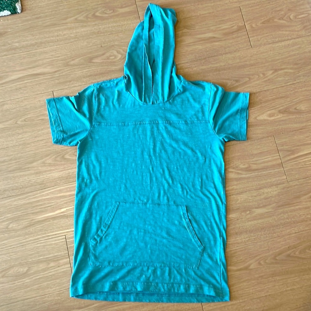 T shirt hoodie style from Mexican brand Cuidado Con El Perro.